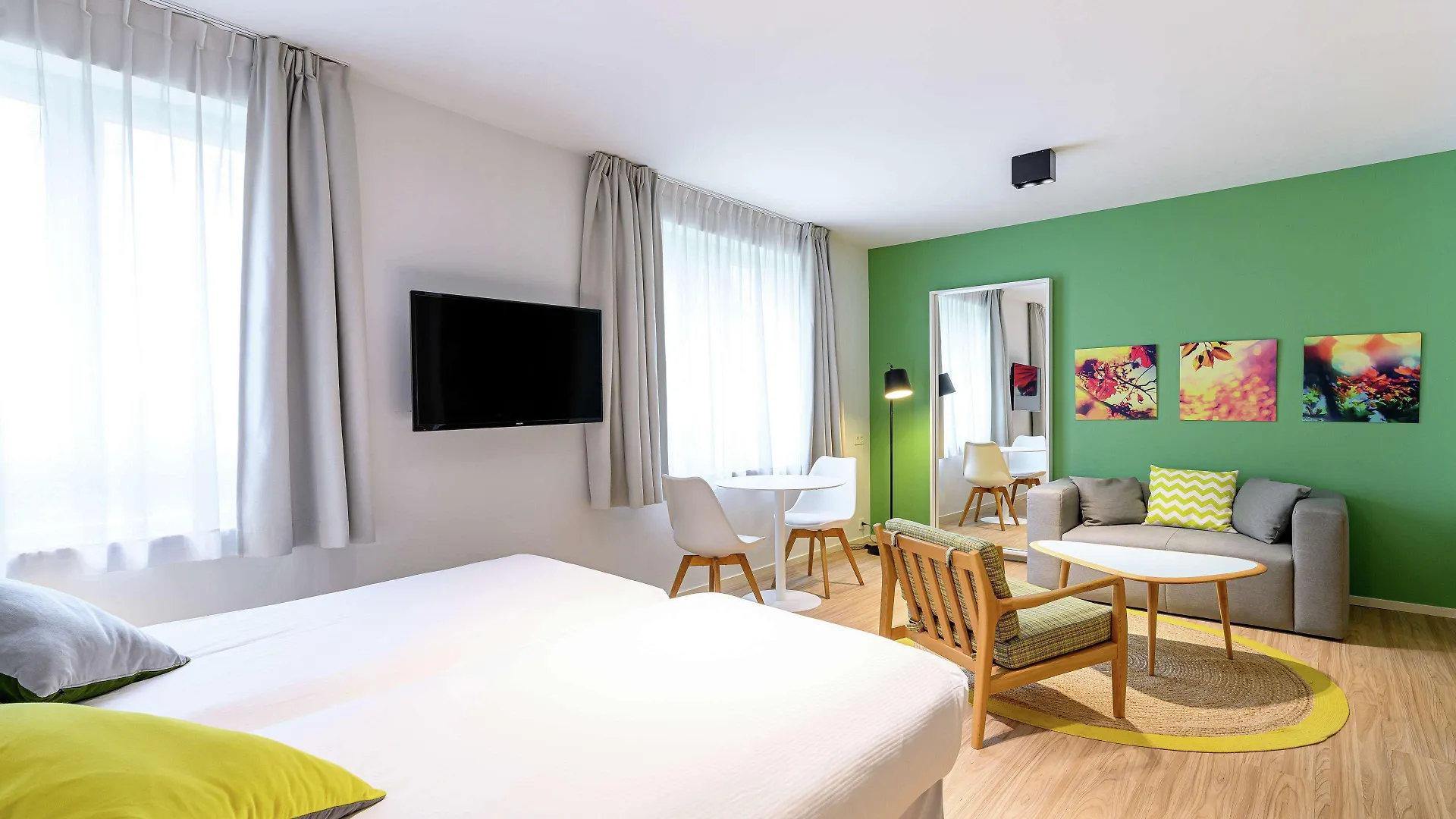 Saint-Gilles Hilton Garden Inn Brussels City Centre מלון