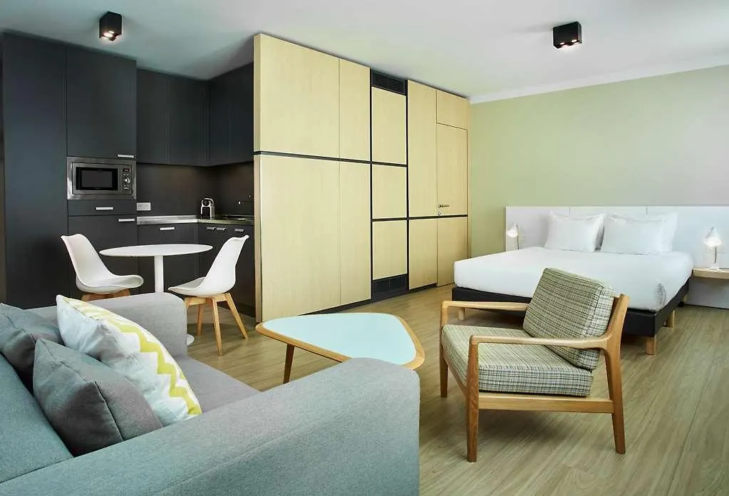 **** מלון Saint-Gilles Hilton Garden Inn Brussels City Centre בלגיה