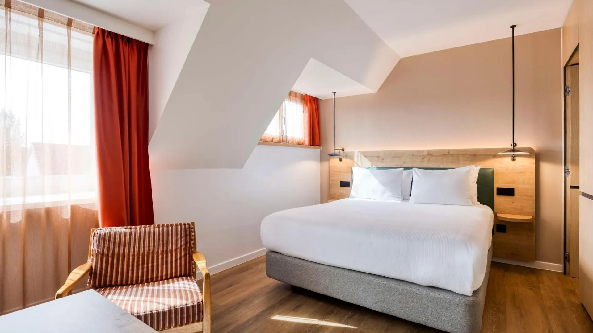**** מלון Saint-Gilles Hilton Garden Inn Brussels City Centre בלגיה