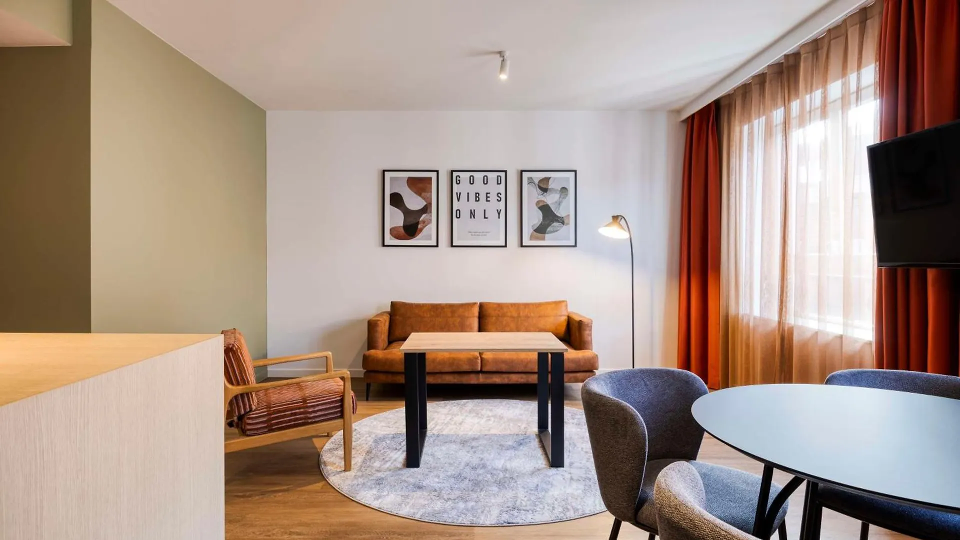Saint-Gilles Hilton Garden Inn Brussels City Centre מלון