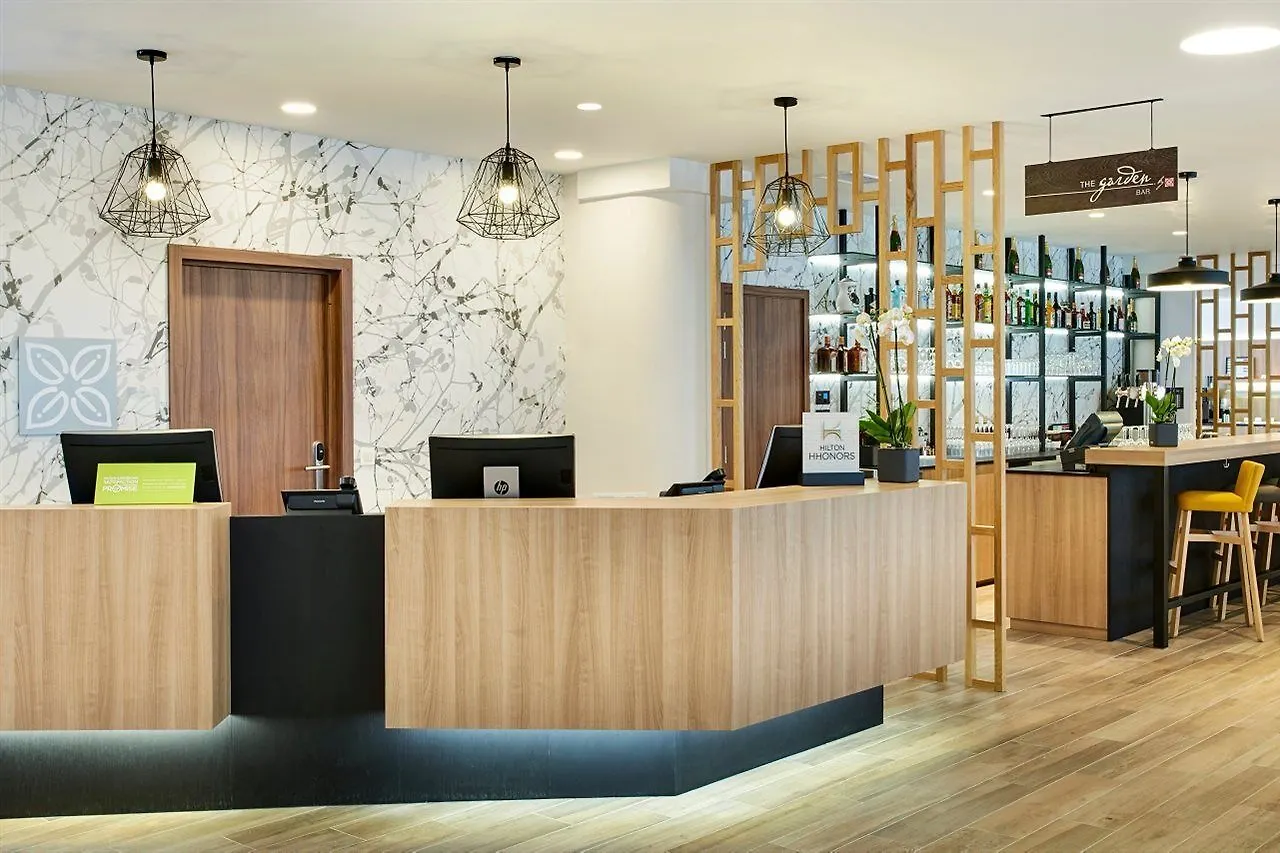 Saint-Gilles Hilton Garden Inn Brussels City Centre מלון