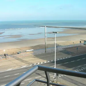 https://studio-apartment-de-strandwandeling-near-ostend.ostend-hotel.net